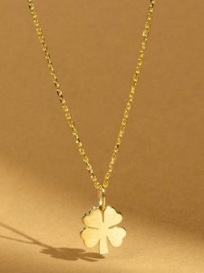 OR ÉCLAT Złota zawieszka "Tréfle" rozmiar: onesize. Żółte zawieszki OR ÉCLAT, złote. Za 260,99 zł.