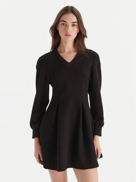 Armani Exchange Sukienka dzianinowa XW001288 AF16111 UC001 Czarny Regular Fit. Czarne kombinezony Armani Exchange, m, bez wzorów, z dzianiny, wizytowe, bez kołnierzyka, bez ramiączek. Za 439,99 zł.