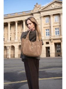 Maison héritage PARIS Skórzany shopper bag "Artic" w kolorze szarobrązowym - 41 x 28 x 11 cm rozmiar: onesize. Brązowe shopper bag Maison héritage PARIS, bez wzorów, z materiału, na ramię, bez dodatków. Za 397,45 zł.