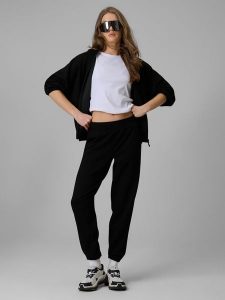 4F Spodnie dresowe joggery damskie - czarne XL. Czarne spodnie dresowe 4f, xl, bez wzorów, z dresówki. Za 159,99 zł.