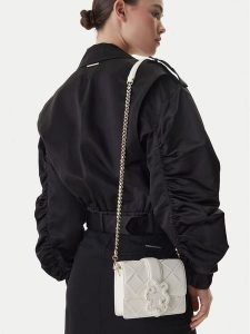 Just Cavalli Torebka 80RA4BM3 ZSD88 Biały. Białe torebki wieczorowe Just Cavalli, bez wzorów, ze skóry, bez dodatków. Za 699,99 zł.