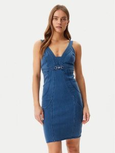 Guess Sukienka jeansowa W5GK75 D5LK0 Niebieski Regular Fit. Niebieskie kombinezony Guess, xl, z aplikacjami, z jeansu, bez kołnierzyka, bez ramiączek. Za 397,00 zł.