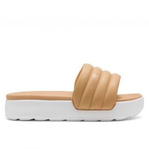 Klapki damskie Puma Karmen. Brązowe klapki Puma, bez wzorów, z gumy, bez obcasa. Za 174,30 zł.