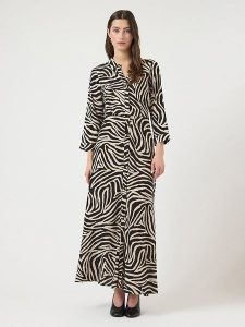 YAS Sukienka w kolorze beżowo-czarnym rozmiar: XS. Brązowe sukienki YAS, na imprezę, s, bez wzorów, z wiskozy, klasyczne, bez kołnierzyka, bez ramiączek, maxi. Za 141,19 zł.