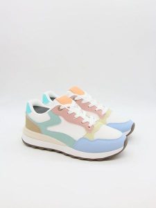 Bellucci Sneakersy ze wzorem rozmiar: 37. Trampki Bellucci, bez wzorów, bez zapięcia. Za 112,45 zł.