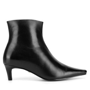 Botki GINO ROSSI. Czarne botki Gino Rossi, bez wzorów, bez obcasa, na szpilce, bez zapięcia. Za 379,99 zł.