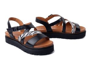 PIAZZA 910320-01 schwarz, sandały damskie. Czarne sandały Piazza, bez wzorów, ze skóry, bez obcasa, bez zapięcia. Za 271,92 zł.