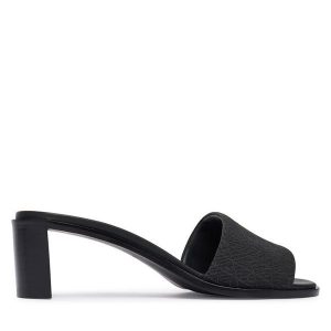 Klapki Calvin Klein. Czarne klapki Calvin Klein, bez wzorów, bez obcasa. Za 476,99 zł.