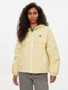Tommy Jeans Wiatrówka Chicago DW0DW17747 Żółty Regular Fit. Żółte kurtki Tommy Jeans, xxs, bez wzorów, z jeansu, bez kaptura. Za 349,99 zł.