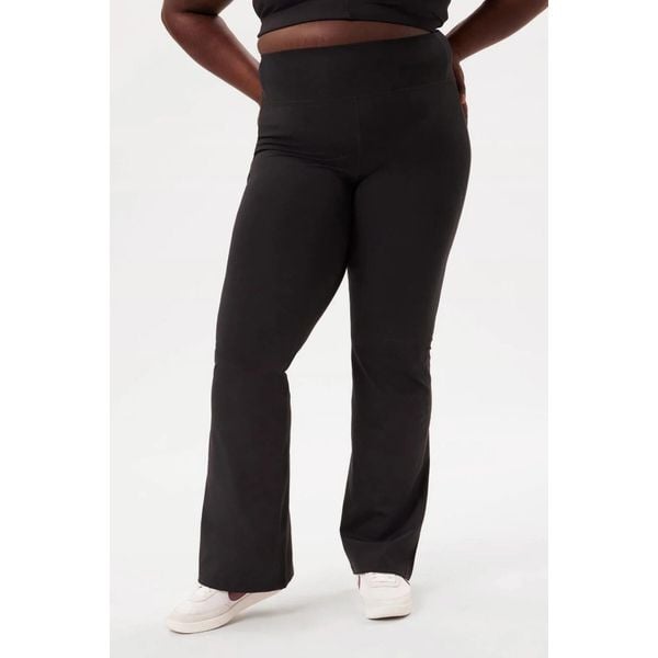 Damskie legginsy Girlfriend Collective. Czarne legginsy GIRLFRIEND COLLECTIVE, bez wzorów. Za 392,50 zł.