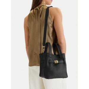 Torebka GINO ROSSI. Czarne torebki klasyczne Gino Rossi, bez wzorów, bez dodatków. Za 329,99 zł.