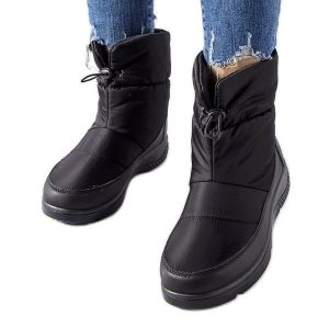 Czarne śniegowce tx5002 Black. Czarne buty zimowe ze skóry, bez obcasa, bez zapięcia. Za 117,88 zł.