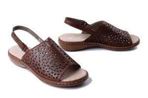 RIEKER 65985-25 brown , sandały damskie. Brązowe sandały Rieker, bez wzorów, bez obcasa, bez zapięcia. Za 230,93 zł.