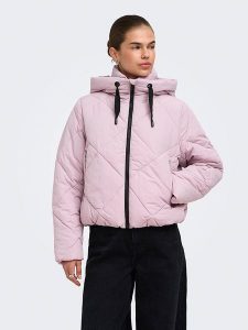 ONLY Kurtka zimowa w kolorze lawendowym rozmiar: L. Fioletowe kurtki ONLY, na zimę, l, bez wzorów, z puchu, bez kaptura. Za 150,95 zł.