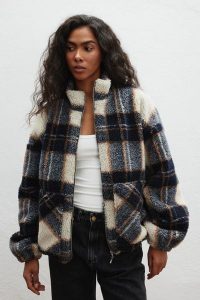 Wełniana bluza typu baranek w kratę GRANATOWO BEŻOWĄ - VELMORE 9343-UNI. Brązowe bluzy Marsala, na zimę, m, bez wzorów, z bawełny, bez kaptura. Za 1,00 zł.