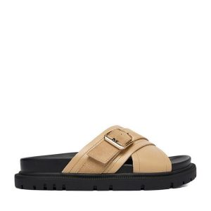 Klapki MEXX. Brązowe klapki Mexx, bez wzorów, bez obcasa. Za 249,99 zł.