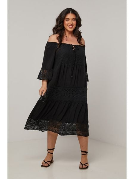 Curvy Lady Sukienka w kolorze czarnym rozmiar: 44/46. Czarne sukienki Curvy Lady, na co dzień, bez wzorów, z koronki, klasyczne, bez kołnierzyka, bez ramiączek, midi, proste. Za 117,73 zł.