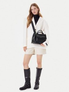 Armani Exchange Torebka XW001545 AF17019 UC001 Czarny. Czarne torebki klasyczne Armani Exchange, bez wzorów, ze skóry, bez dodatków. Za 509,99 zł.