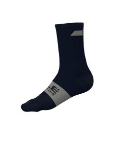 Skarpetki rowerowe Alé Cycling Follow Me Granatowy 36-39. Niebieskie skarpetki Ale Cycling, bez wzorów, z elastanu. Za 102,80 zł.