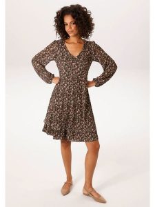 Aniston Sukienka w kolorze khaki rozmiar: 44. Brązowe sukienki Aniston, na co dzień, bez wzorów, bez kołnierzyka, bez ramiączek, midi, proste. Za 217,99 zł.