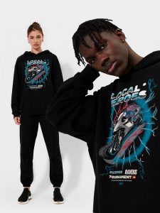 4F Bluza overisze uniseks z nadrukiem 4F x Local Heroes L. Czarne bluzy 4f, l, bez wzorów, z kapturem. W wyprzedaży za 149,99 zł.