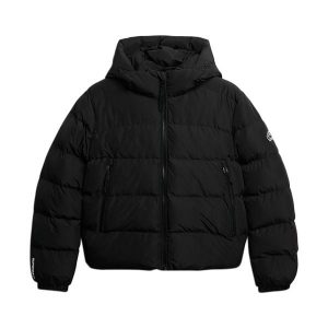 Sweter damski Superdry Sports. Czarne kurtki Superdry, bez wzorów, z puchu, z kapturem. Za 535,90 zł.