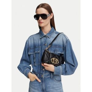Torebka LOVE MOSCHINO. Czarne torebki klasyczne LOVE MOSCHINO, bez wzorów, bez dodatków. Za 682,99 zł.