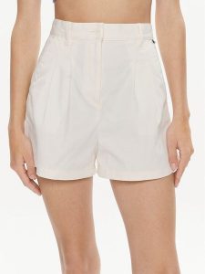 Tommy Jeans Szorty materiałowe Claire DW0DW17775 Biały Regular Fit. Białe szorty Tommy Jeans, bez wzorów, z bawełny. Za 349,99 zł.