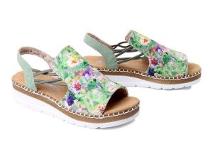 RIEKER V1241-92 multi, sandały damskie. Sandały Rieker, bez wzorów, bez obcasa, bez zapięcia. Za 319,90 zł.