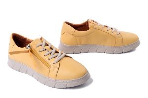 MANITU 850145-06 gelb, półbuty damskie. Żółte półbuty Manitu, bez wzorów, ze skóry, bez obcasa, bez zapięcia. Za 369,90 zł.