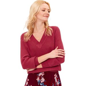 Sweter w kolorze czerwonym. Swetry klasyczne marki Tatuum. W wyprzedaży za 89,95 zł.
