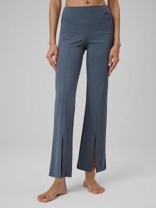 4F Legginsy w kolorze niebieskim do jogi rozmiar: XS. Niebieskie legginsy sportowe 4f, xs, bez wzorów, z materiału, na jogę i pilates. Za 98,95 zł.