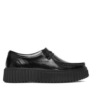 Półbuty Clarks. Czarne półbuty Clarks, bez wzorów, bez obcasa, na płaskiej podeszwie, bez zapięcia. Za 479,99 zł.