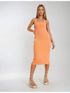 Monki Sukienka w kolorze pomarańczowym rozmiar: XS. Pomarańczowe sukienki Monki, xs, bez wzorów, bez kołnierzyka, bez ramiączek, midi. Za 69,99 zł.