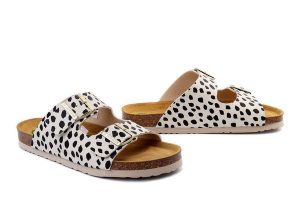 DR. BRINKMANN 700544-08 beige, klapki damskie. Brązowe klapki Dr. Brinkmann, bez wzorów, bez obcasa. Za 219,90 zł.
