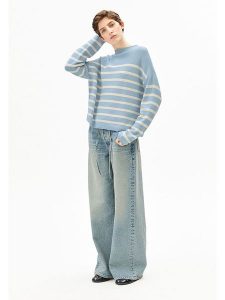 Armedangels Sweter ''Merinaa'' w kolorze błękitnym rozmiar: L. Niebieskie swetry oversize ARMEDANGELS, l, bez wzorów, z bawełny, bez ramiączek. Za 274,95 zł.