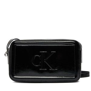 Torebka Calvin Klein. Czarne torebki klasyczne Calvin Klein, bez wzorów, bez dodatków. Za 329,99 zł.
