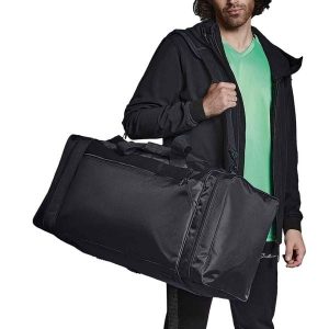 Sportowa Torba Sportowa Jumbo 74 Litry Jeden Rozmiar. Czarne torby podróżne i sportowe QUADRA, bez wzorów, z materiału, na ramię. Za 260,99 zł.