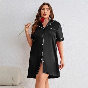 Koszulka nocna z krótkim rękawem i delikatnymi detalami Alisa. Zielone koszule nocne Intica, bez wzorów, bez ramiączek. Za 159,00 zł.