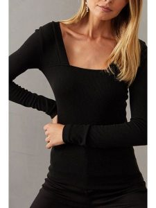 Milan Kiss Koszulka w kolorze czarnym rozmiar: XL. Czarne bluzki Milan Kiss, xl, bez wzorów, bez kołnierzyka, bez ramiączek. Za 113,99 zł.