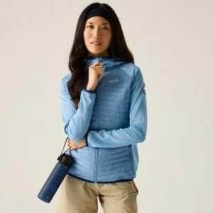 Damska kurtka pikowana hybrydowa Andreson Marl. Niebieskie kurtki Regatta, bez wzorów, z poliesteru, bez kaptura. W wyprzedaży za 229,99 zł.