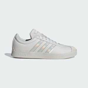 Buty Vl Court Base. Brązowe buty sportowe ADIDAS, bez wzorów, bez zapięcia. Za 259,00 zł.