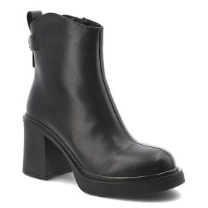 Czarne Botki Cambell Eleganckie Buty Damskie Na Obcasie. Czarne botki Cambell, bez wzorów, ze skóry, bez obcasa, na obcasie, bez zapięcia. Za 246,99 zł.