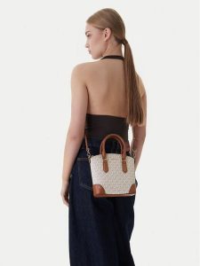 MICHAEL Michael Kors Torebka 30R6G1WM5B Écru. Białe torebki klasyczne MICHAEL Michael Kors, bez wzorów, ze skóry, bez dodatków. Za 648,99 zł.