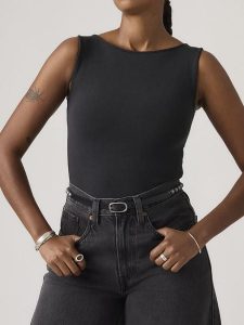 Levi's Skórzany pasek w kolorze czarnym rozmiar: 90. Czarne paski Levi's®, bez wzorów, z materiału. Za 141,85 zł.