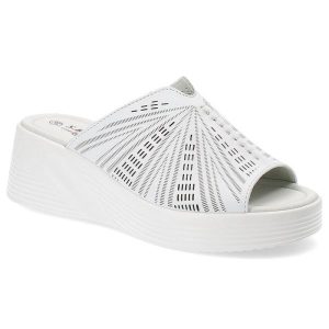Białe Klapki S.Barski Stylowe Buty Damskie. Białe klapki S.BARSKI, w ażurowe wzory, bez obcasa, na koturnie. Za 189,00 zł.