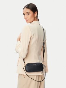 MICHAEL Michael Kors Torebka May 32T6GX5C1L Czarny. Czarne torebki klasyczne MICHAEL Michael Kors, bez wzorów, ze skóry, bez dodatków. Za 583,99 zł.