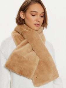 Guess Szal AW5207 POL03 Brązowy. Brązowe rękawiczki Guess, z aplikacjami, z materiału. Za 209,99 zł.