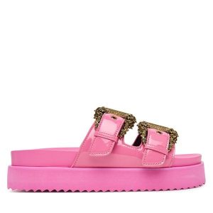 Klapki Versace Jeans Couture. Czerwone klapki Versace Jeans Couture, bez wzorów, z jeansu, bez obcasa. Za 472,99 zł.