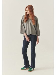 TATUUM Sweter w kolorze szarym rozmiar: XS. Szare swetry oversize Tatuum, xs, bez wzorów, bez ramiączek. Za 104,64 zł.